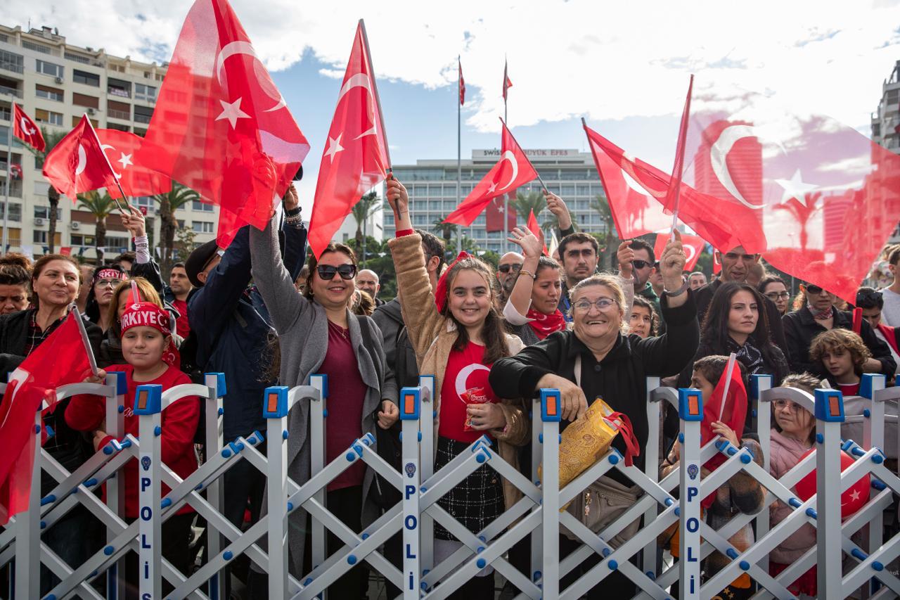 İzmir'de Cumhuriyet coşkusu