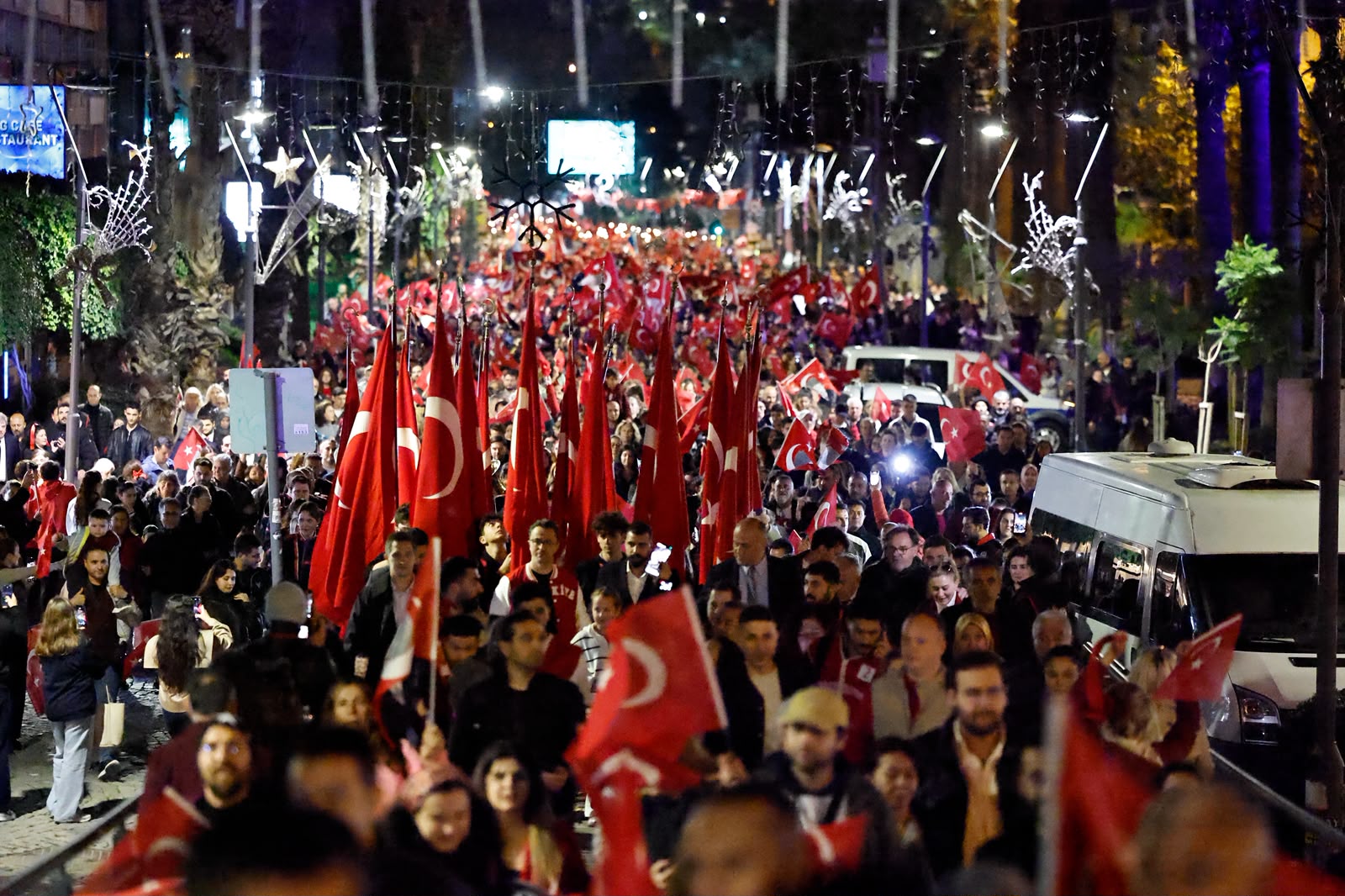 İzmir'de muhteşem Cumhuriyet kutlaması