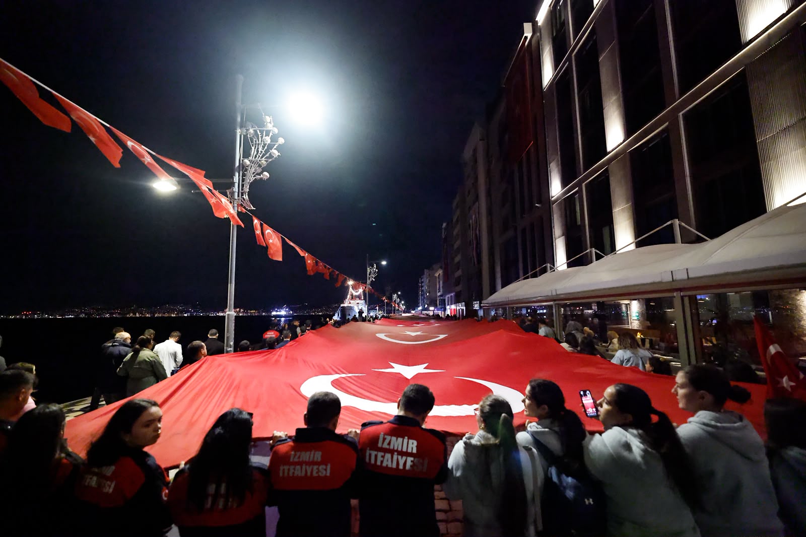 İzmir'de muhteşem Cumhuriyet kutlaması