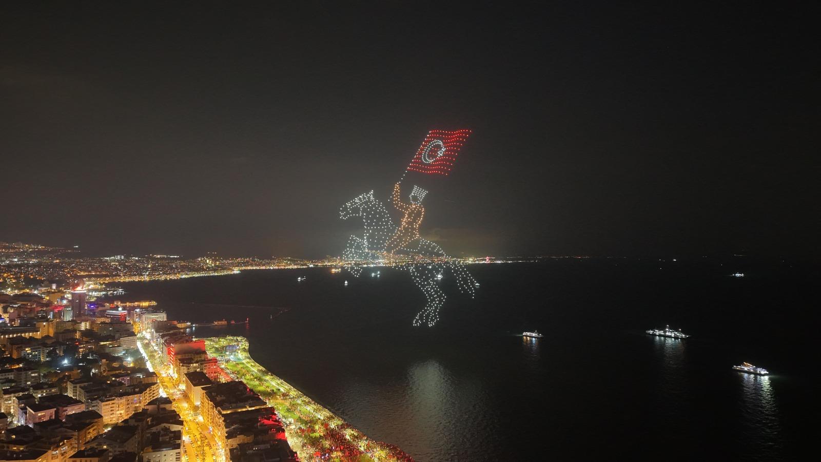 İzmir'de muhteşem Cumhuriyet kutlaması
