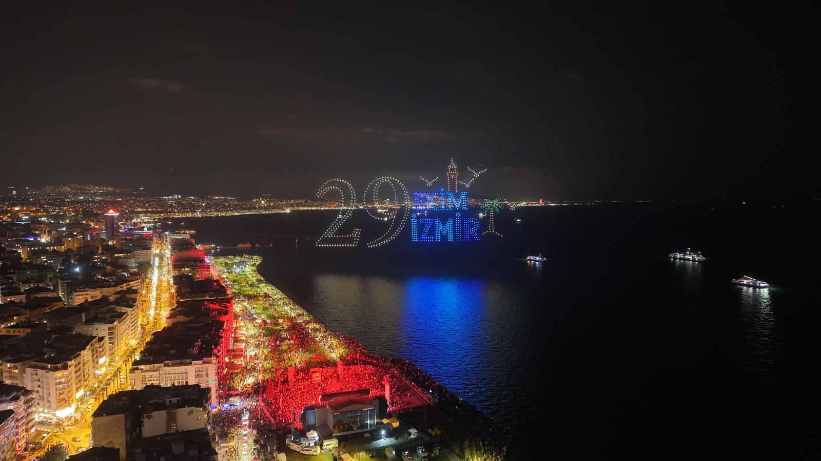 İzmir'de muhteşem Cumhuriyet kutlaması