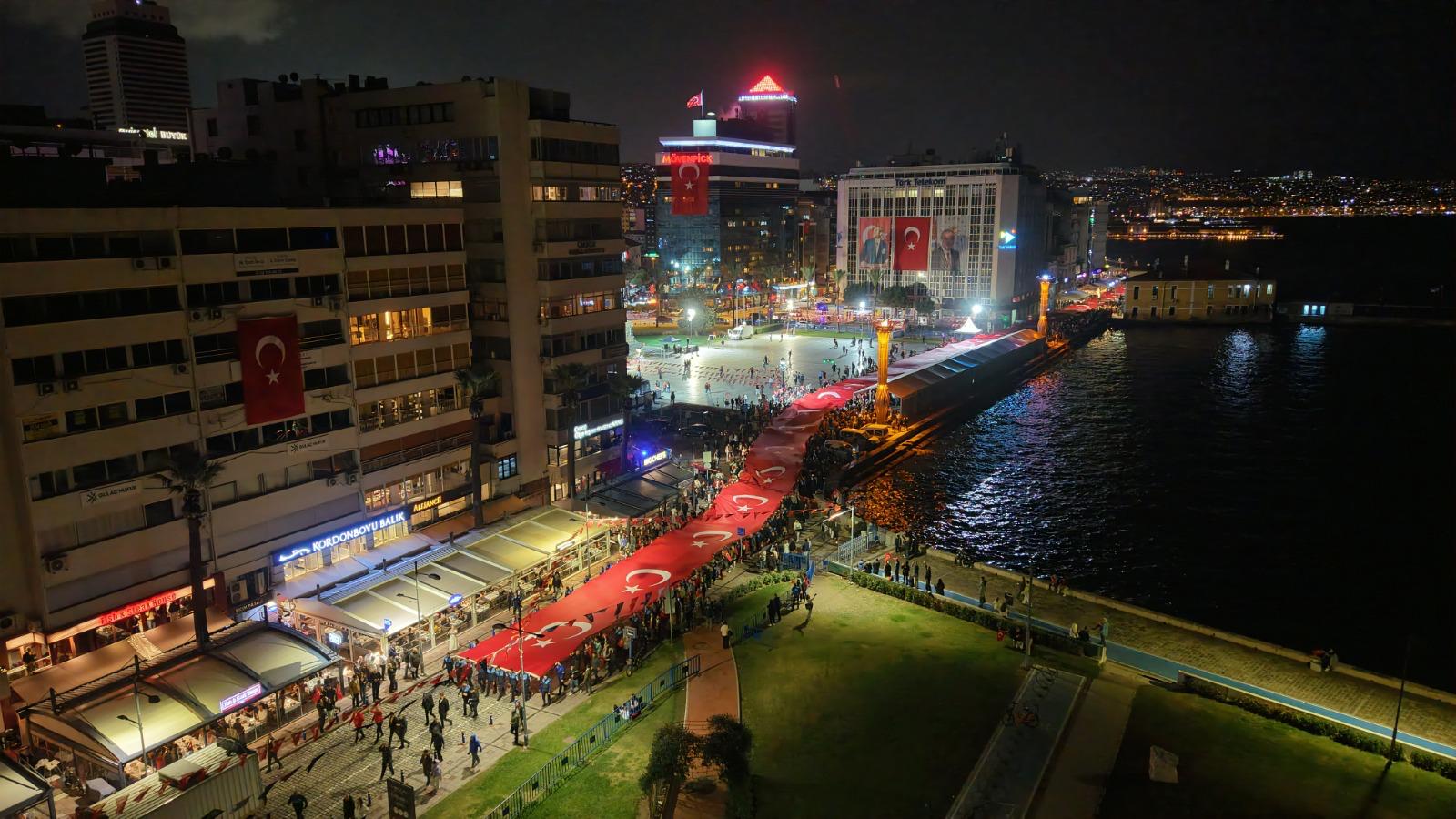 İzmir'de muhteşem Cumhuriyet kutlaması