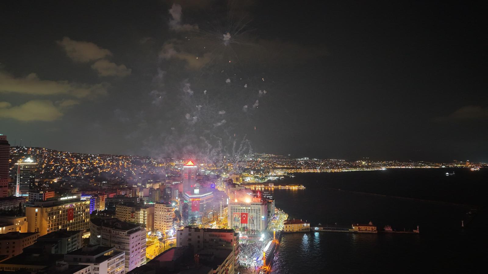 İzmir'de muhteşem Cumhuriyet kutlaması
