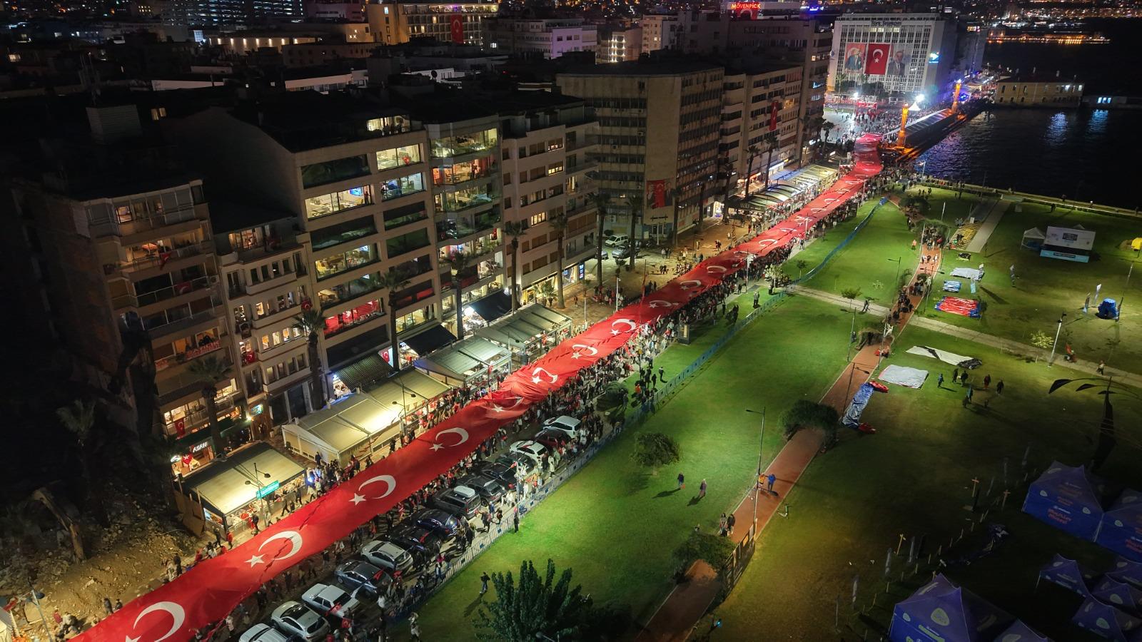 İzmir'de muhteşem Cumhuriyet kutlaması