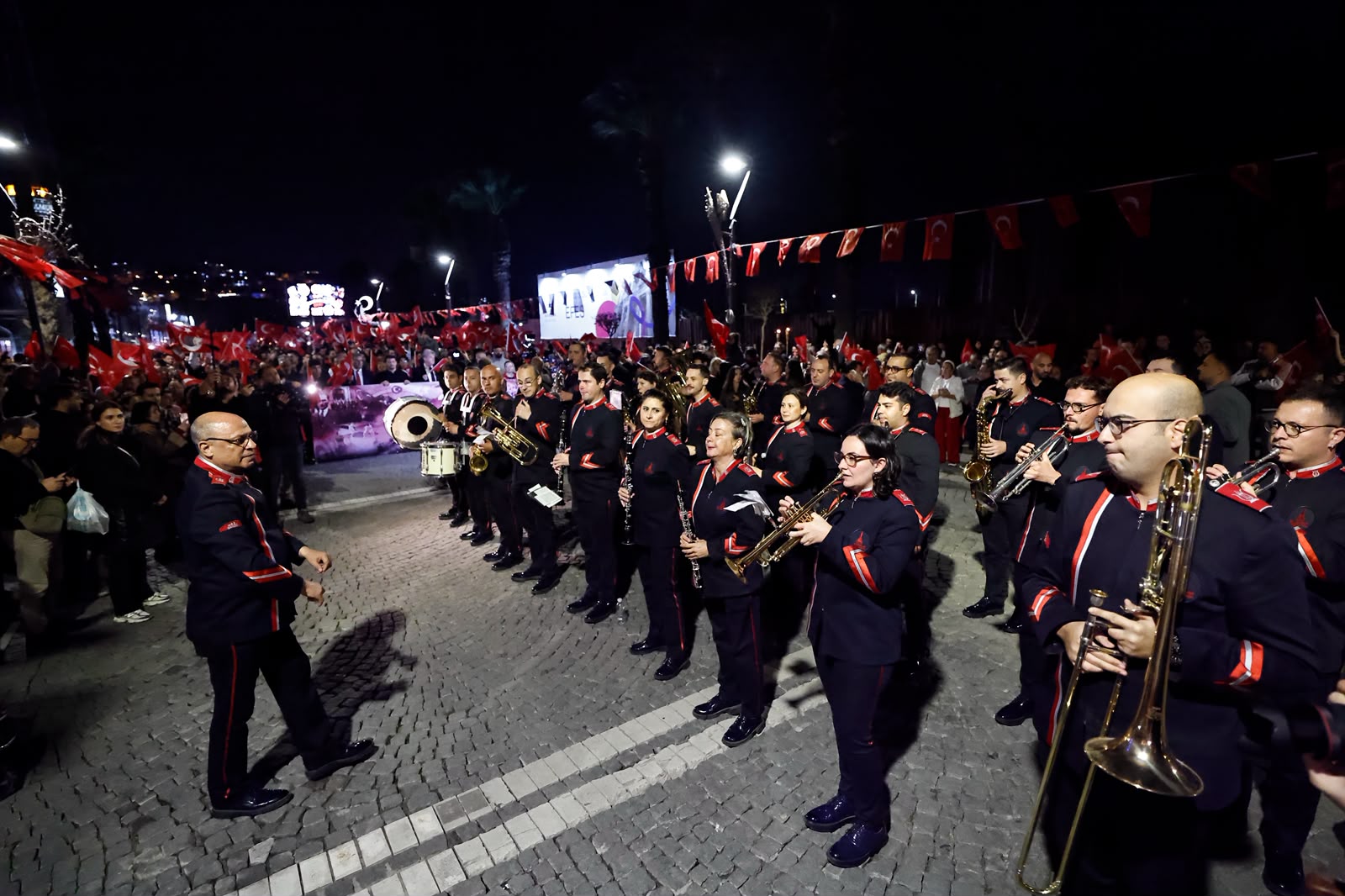 İzmir'de muhteşem Cumhuriyet kutlaması
