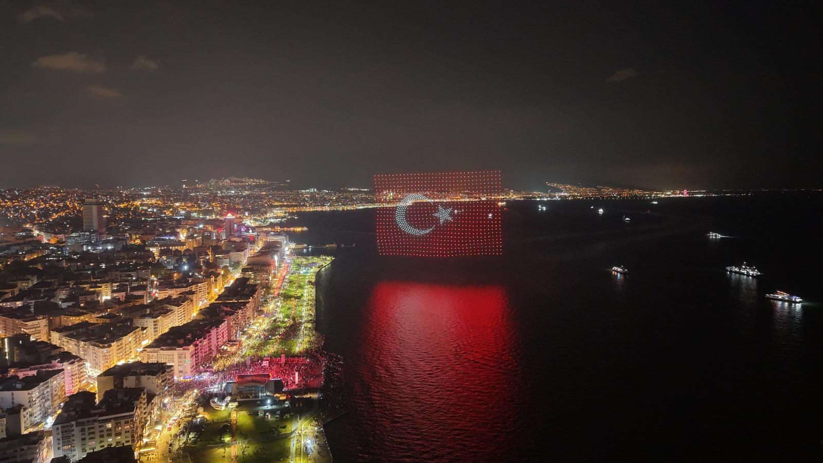 İzmir'de muhteşem Cumhuriyet kutlaması