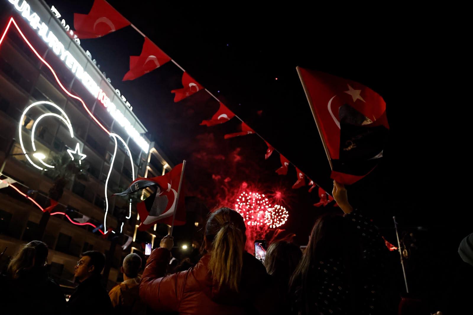 İzmir'de muhteşem Cumhuriyet kutlaması
