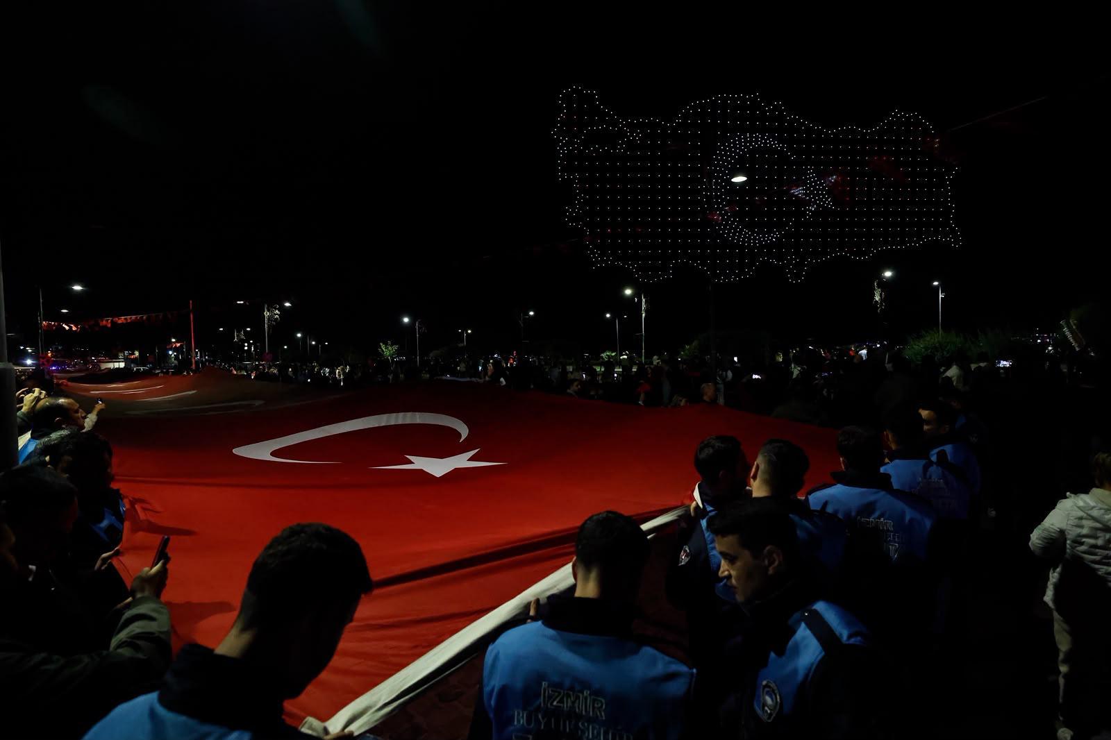 İzmir'de muhteşem Cumhuriyet kutlaması