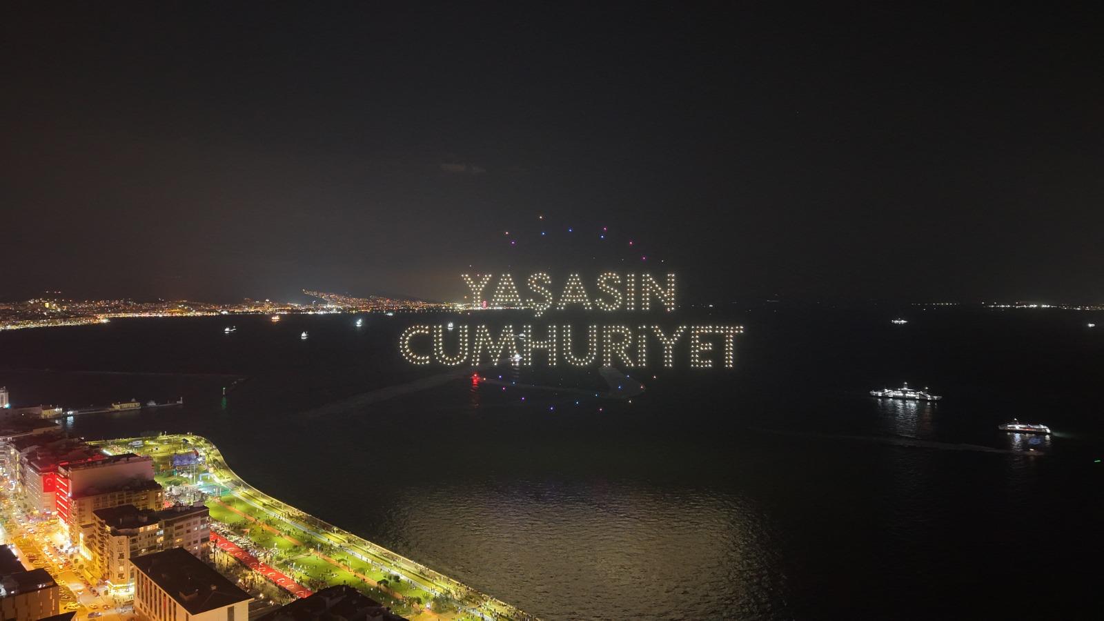 İzmir'de muhteşem Cumhuriyet kutlaması