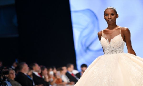 İf Wedding Fashion İzmir kapılarını açıyor