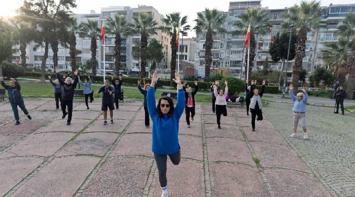 Konak’ta açık havada spor keyfi devam ediyor