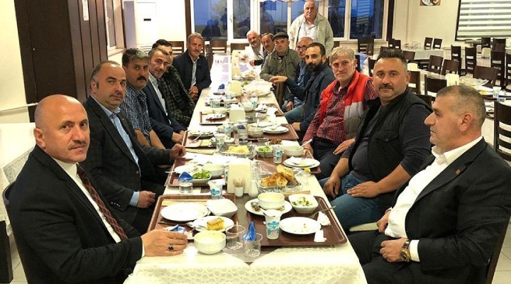 MHP li başkandan yasağa rağmen iftar buluşması!