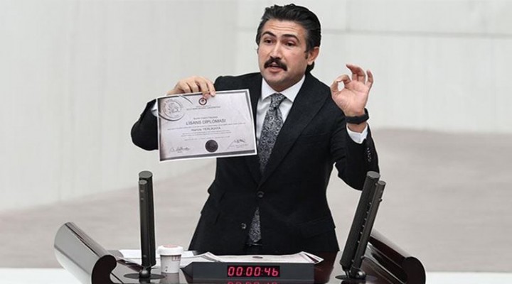  Sahte diplomayı  savunan AK Partili Özkan hakkında suç duyurusu