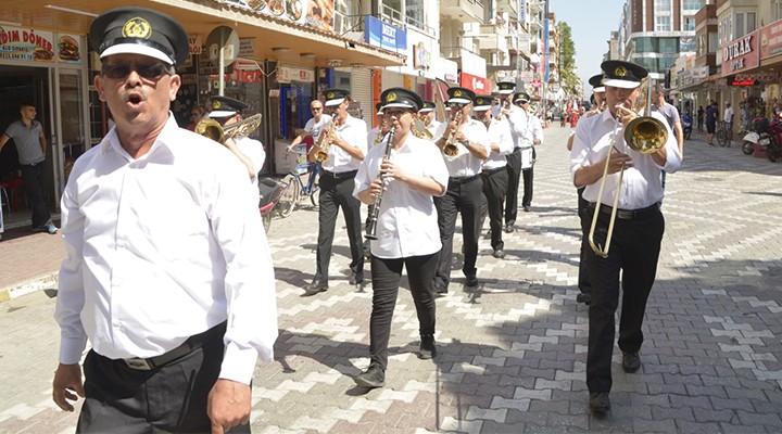 Torbalı da çok tuhaf kutlama...