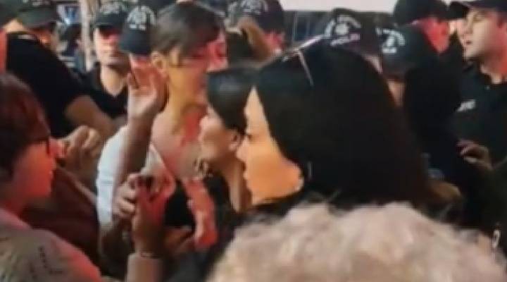 11. Yargı Paketi protestosu: LGBTİ flaması arbede çıkardı