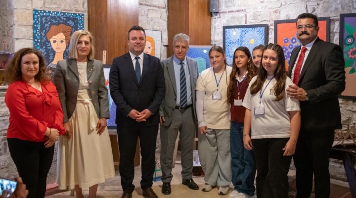 19 Mayıs coşkusu karma resim sergisi ile İbramaki de