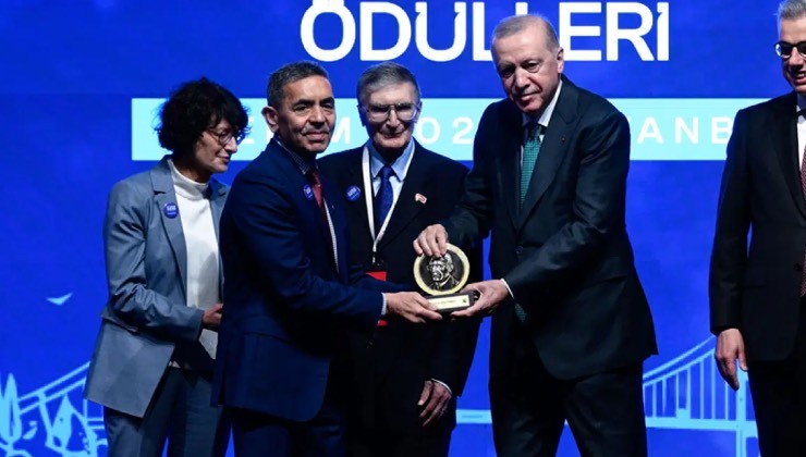 Aziz Sancar Bilim Ödülü Özlem Türeci ve Uğur Şahin'in
