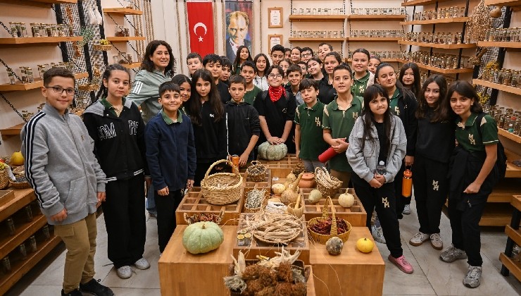 Bornova’da gelecek minik ellerle yeşerdi