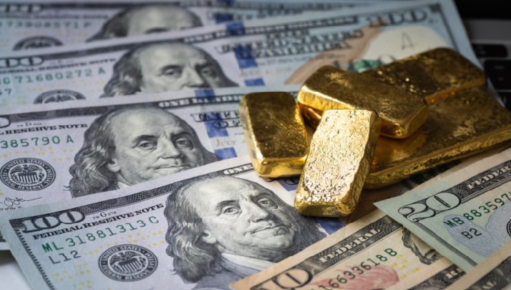 Dolar uçtu, altın yere çakıldı