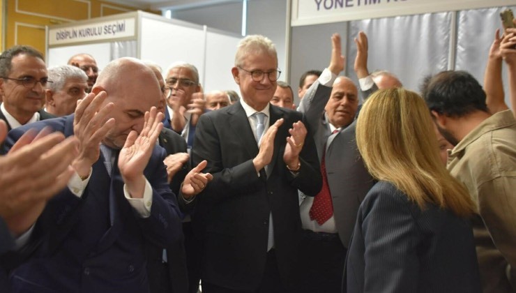 İZTO'da Özgener güven tazeledi