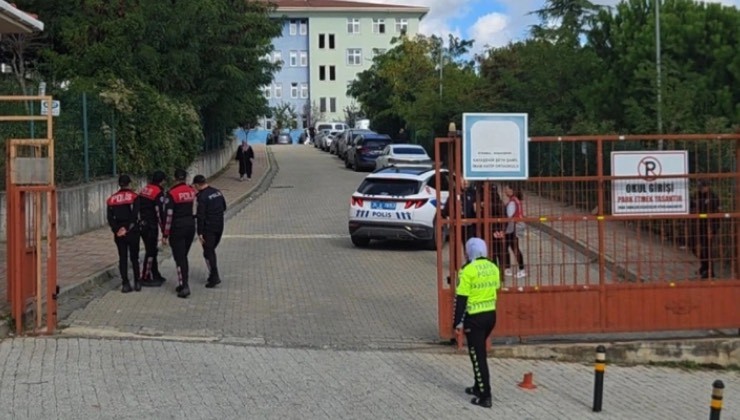 İstanbul'daki ortaokulda bıçaklı saldırıda bir kişi hayatını kaybetti