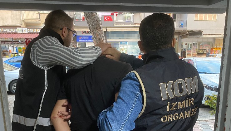 İzmir'de 19 yıl 9 ay hapis cezası bulunan firari yakalandı