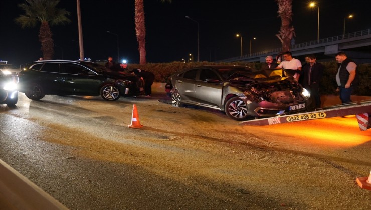İzmir'de zincirleme kaza... 7 otomobil ve 1 motosiklette hasar