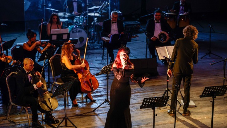 İzmir’de Cumhuriyet Bayramı coşkusu Smyrna Ensemble konseriyle başladı