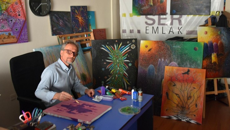 İzmirli emlakçı, mesaisine resim fırçasıyla renk katıyor