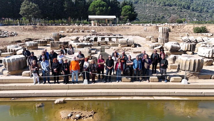 İzmirli şair ve yazarlar Klaros'ta buluştu
