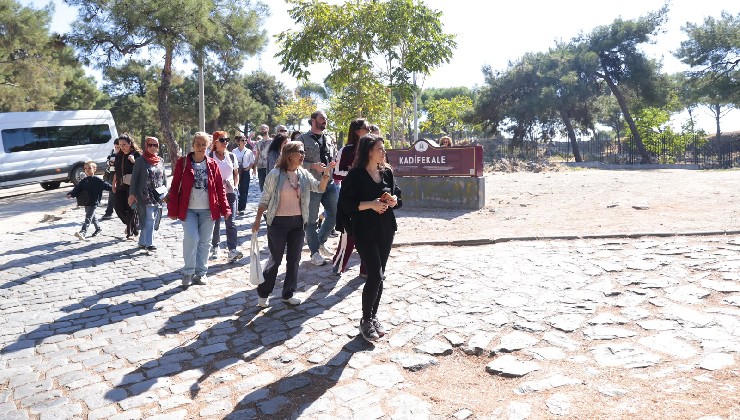 İzmirliler, Kültürel Miras Gezileriyle Konak’ı keşfediyor