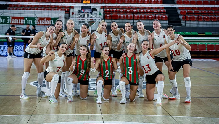 Karşıyaka filede Vakıfbank'ı ağırlıyor