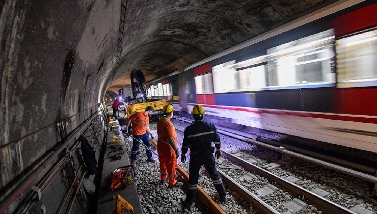 Metro raylarında değişim zamanı