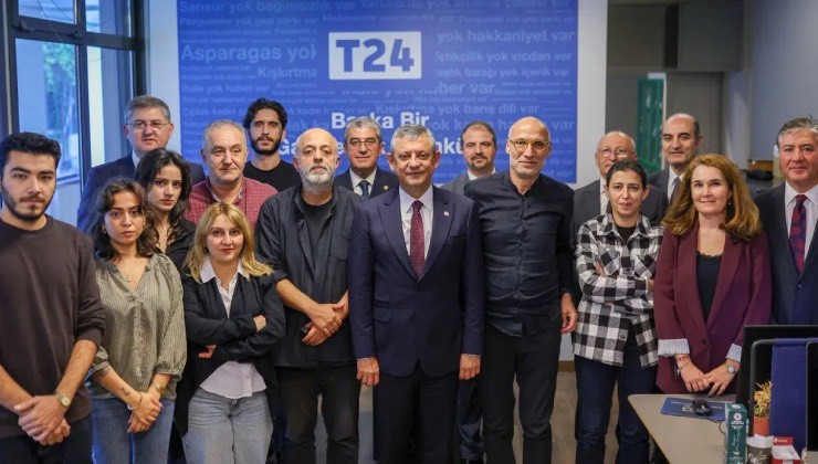 Özgür Özel'den erişim engeli getirilen T24'e dayanışma ziyareti
