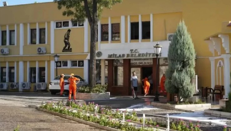 Son dakika: Milas Belediyesi'ne operasyon: Polis giriş çıkışları kapattı!
