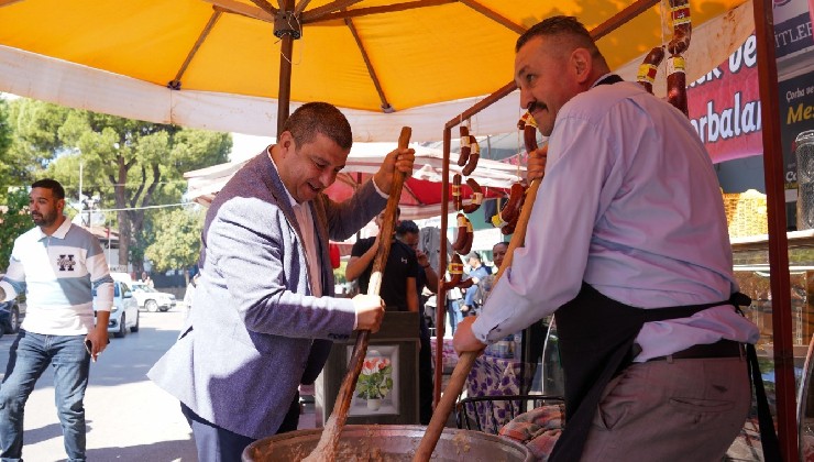 Tire İncir ve Ceviz Festivali coşkuyla başladı