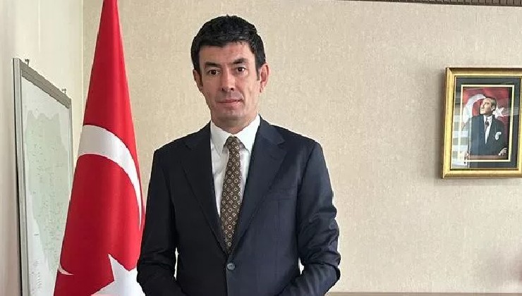 Vali yardımcısı silahla vurulmuş halde bulundu