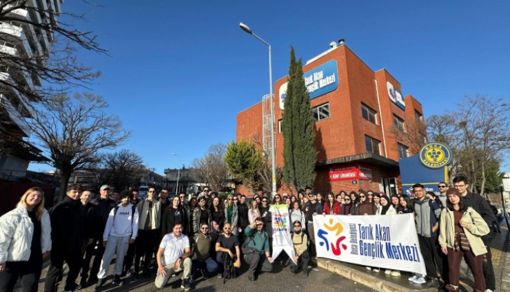 Gençler hem yürüdü hem sosyalleşti