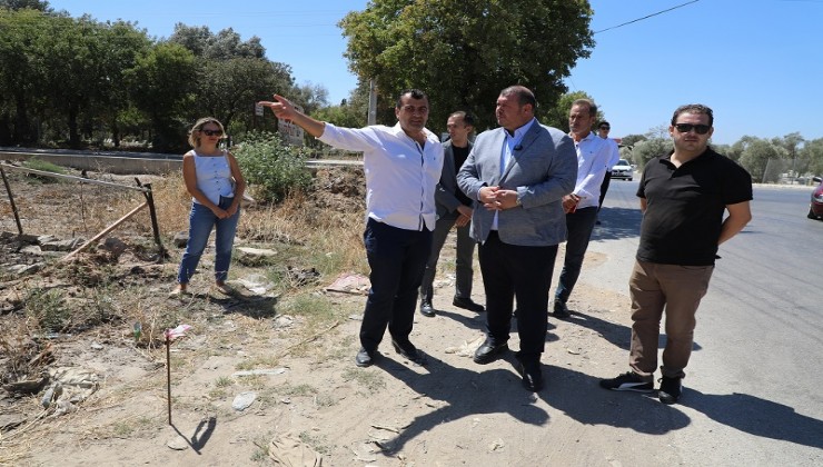 Başkan Çiçek sokakta, vatandaşla iç içe