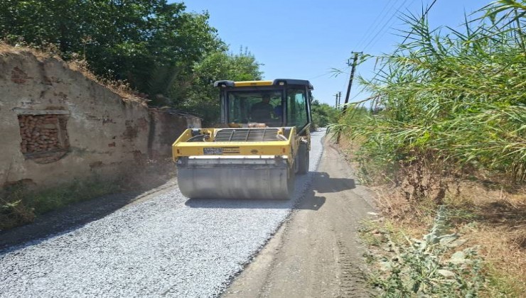 Efeler’de yol yatırımları sürüyor: Ilıcabaşı da asfaltlanıyor