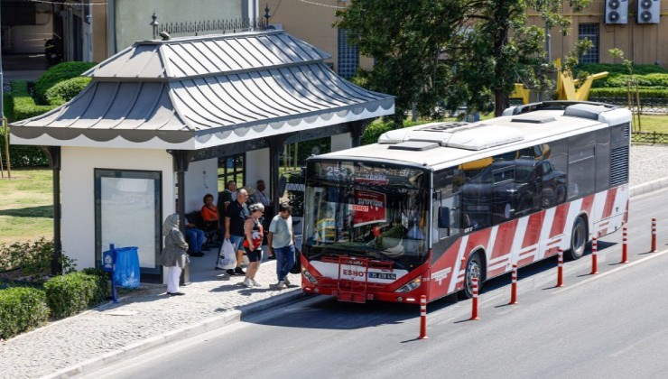 İzmir'in kimliğini yansıtan Konak Durağı hizmete açıldı