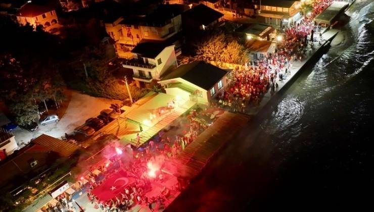 30 Ağustos coşkusu Menderes’i sardı