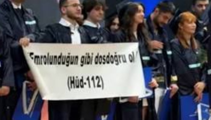 Ayetli pankart açmıştı, Erdoğan'a hakaretten tutuklandı