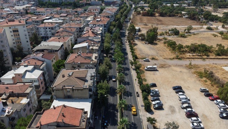 Balçova’nın caddeleri çiçek gibi oldu