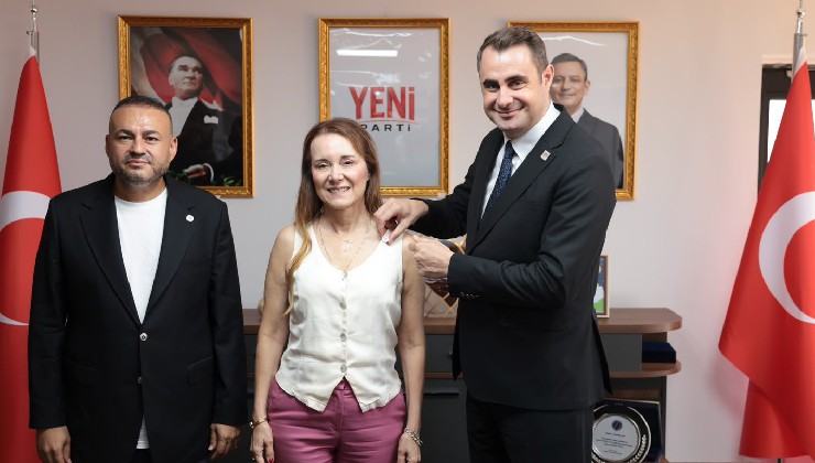 Başkan Mutlu ve 19 meclis üyesi YENİ Parti'de
