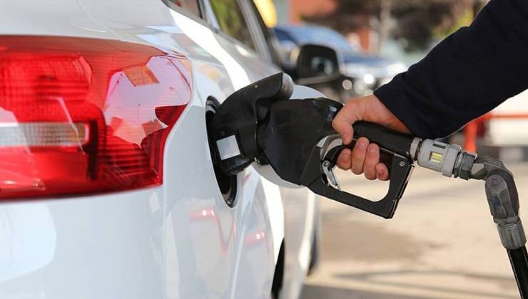 Benzine yine zam geliyor: Akaryakıtta tabela değişecek