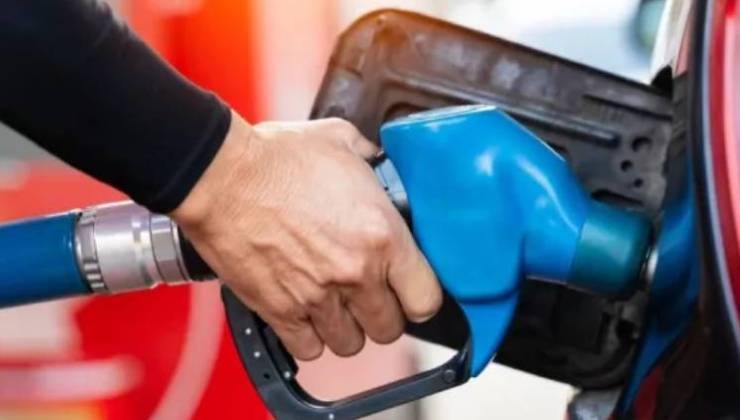 Benzine zam geldi!