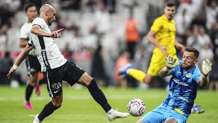 Beşiktaş, UEFA Avrupa Ligi’nde Play-Off turuna yükseldi