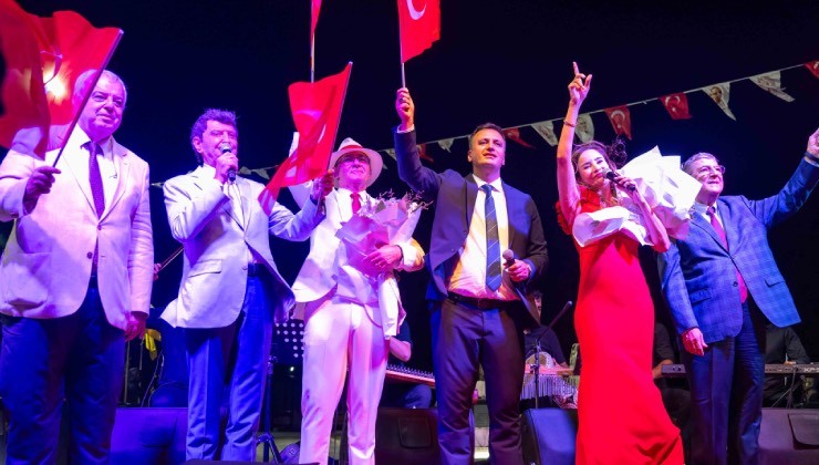 Bornova’da muhteşem Zafer Bayramı resepsiyonu