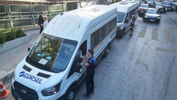 Büyükşehir’den İzmir’e 400 yeni servis aracı plakası